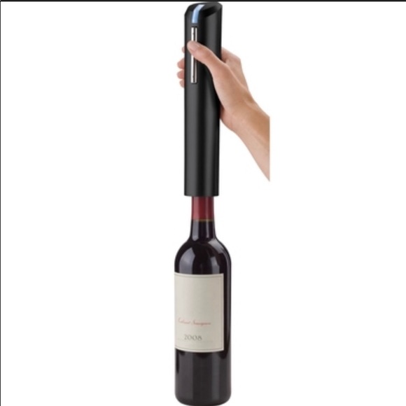 Brookstone Other - Brookstone Automatic Wine Opener